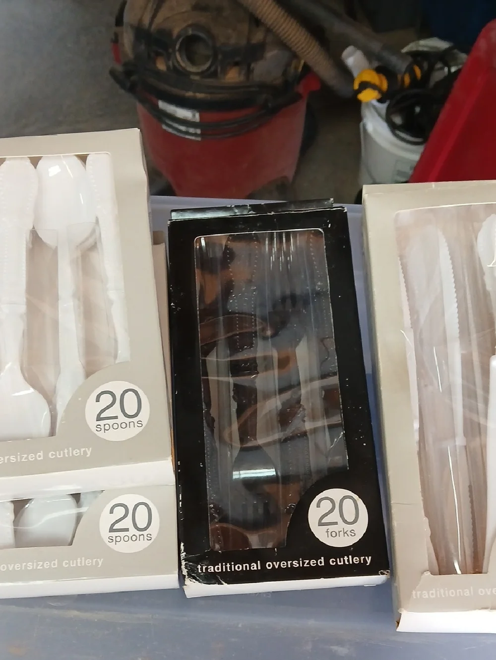 Disposable Black & White Plastic Tableware-oversize